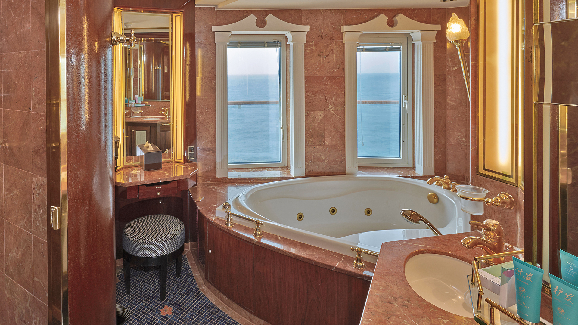 Palace Penthouse 4